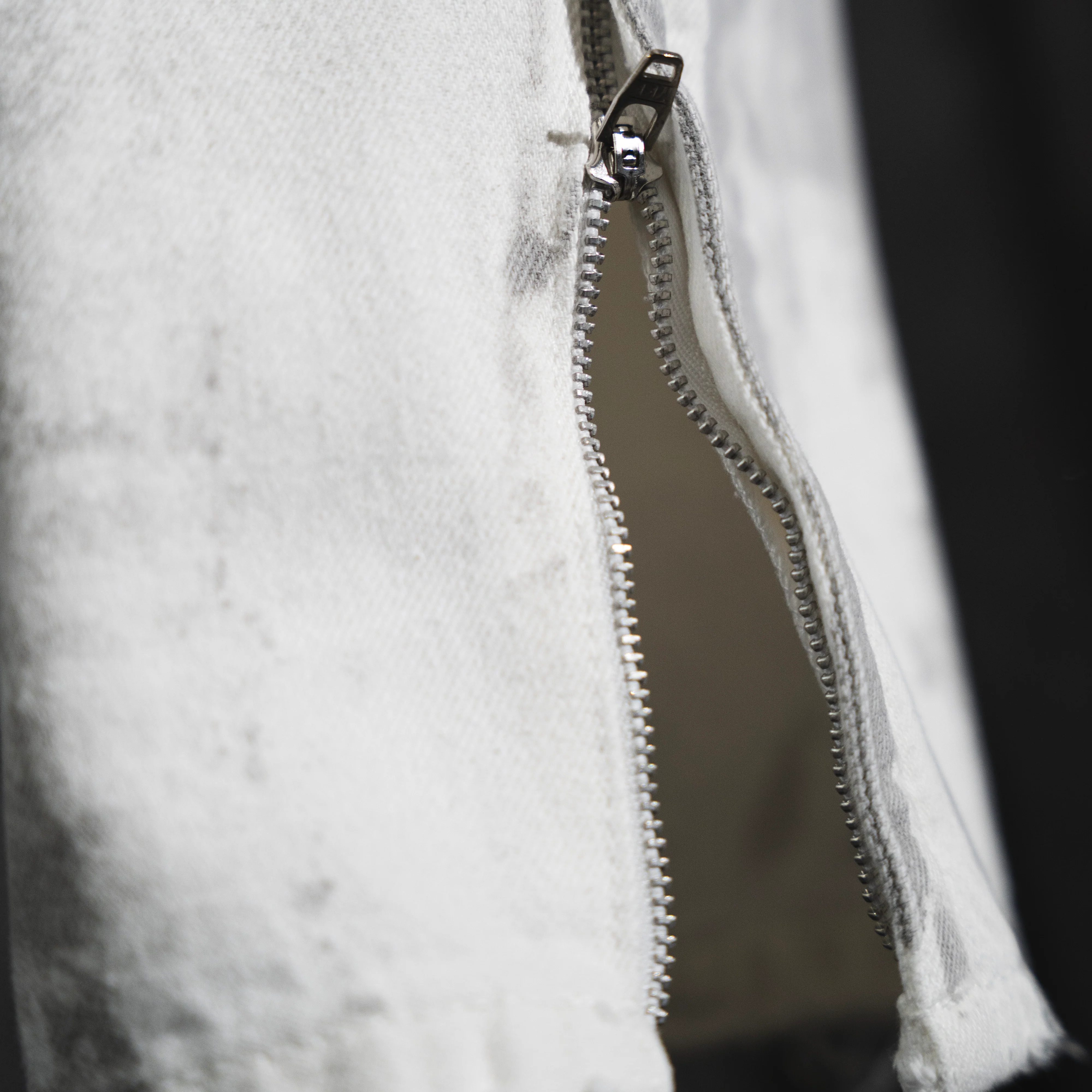 ESSENTIAL CONCRETE JEANS - Image 6