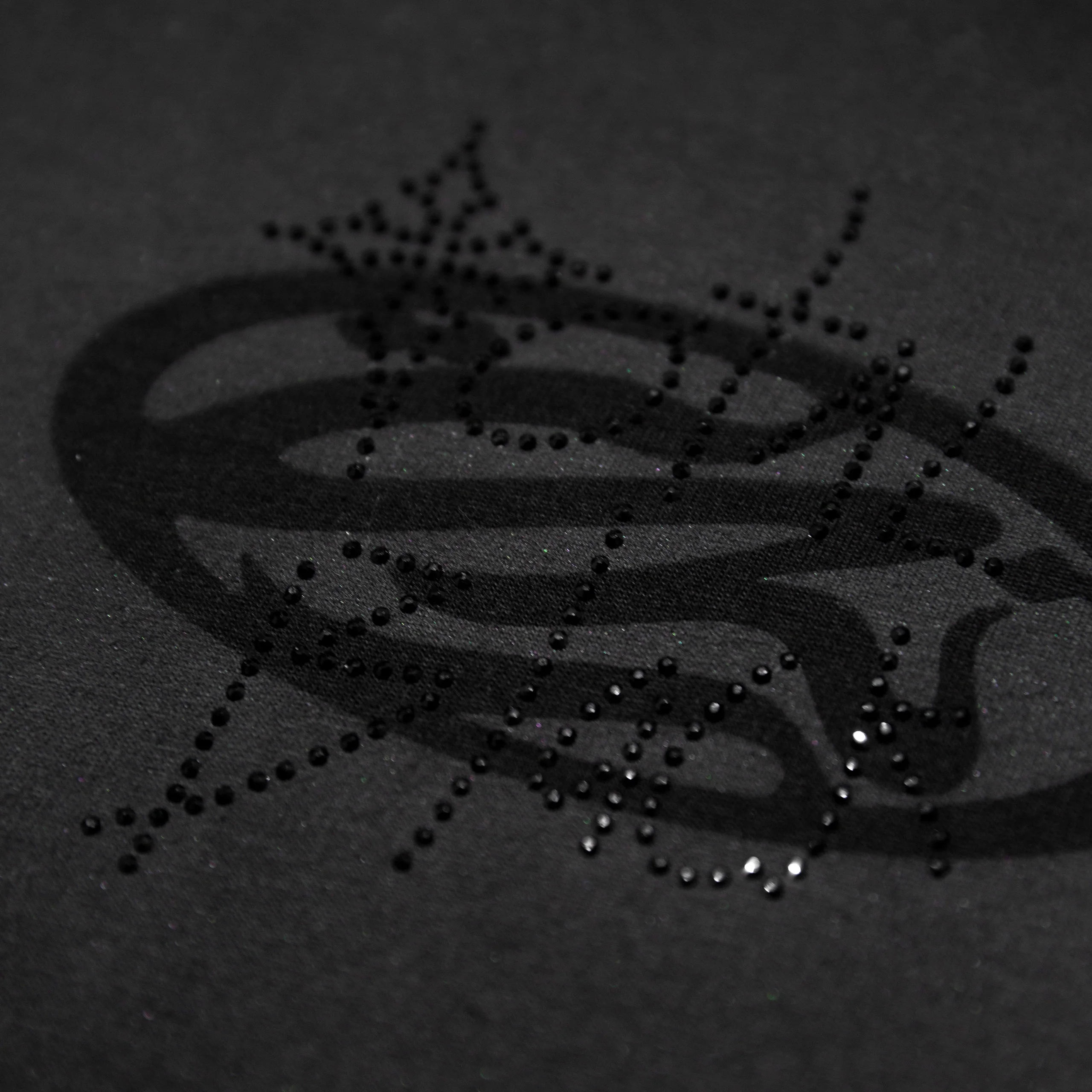 TOTAL BLACK TEE - Image 3