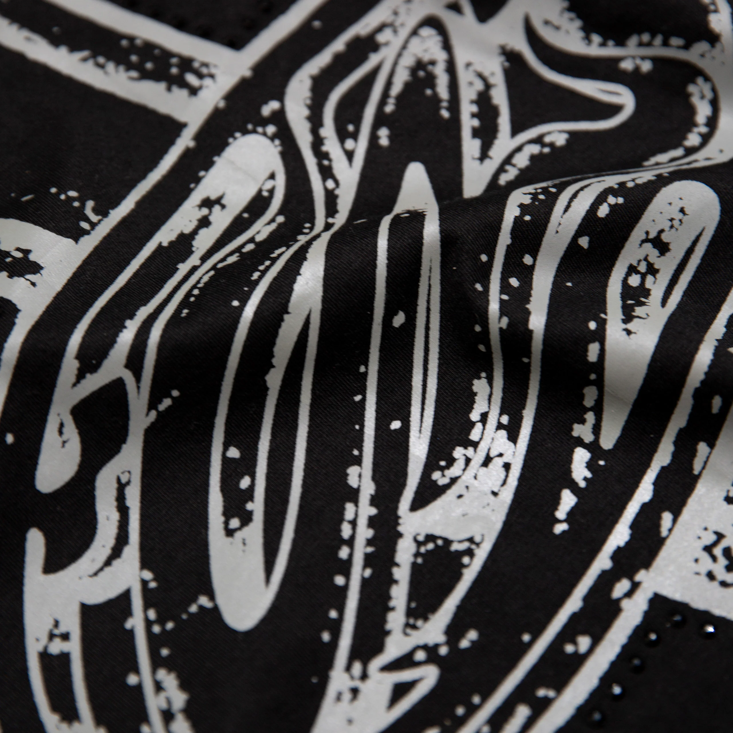 TOTAL BLACK TEE - Image 4