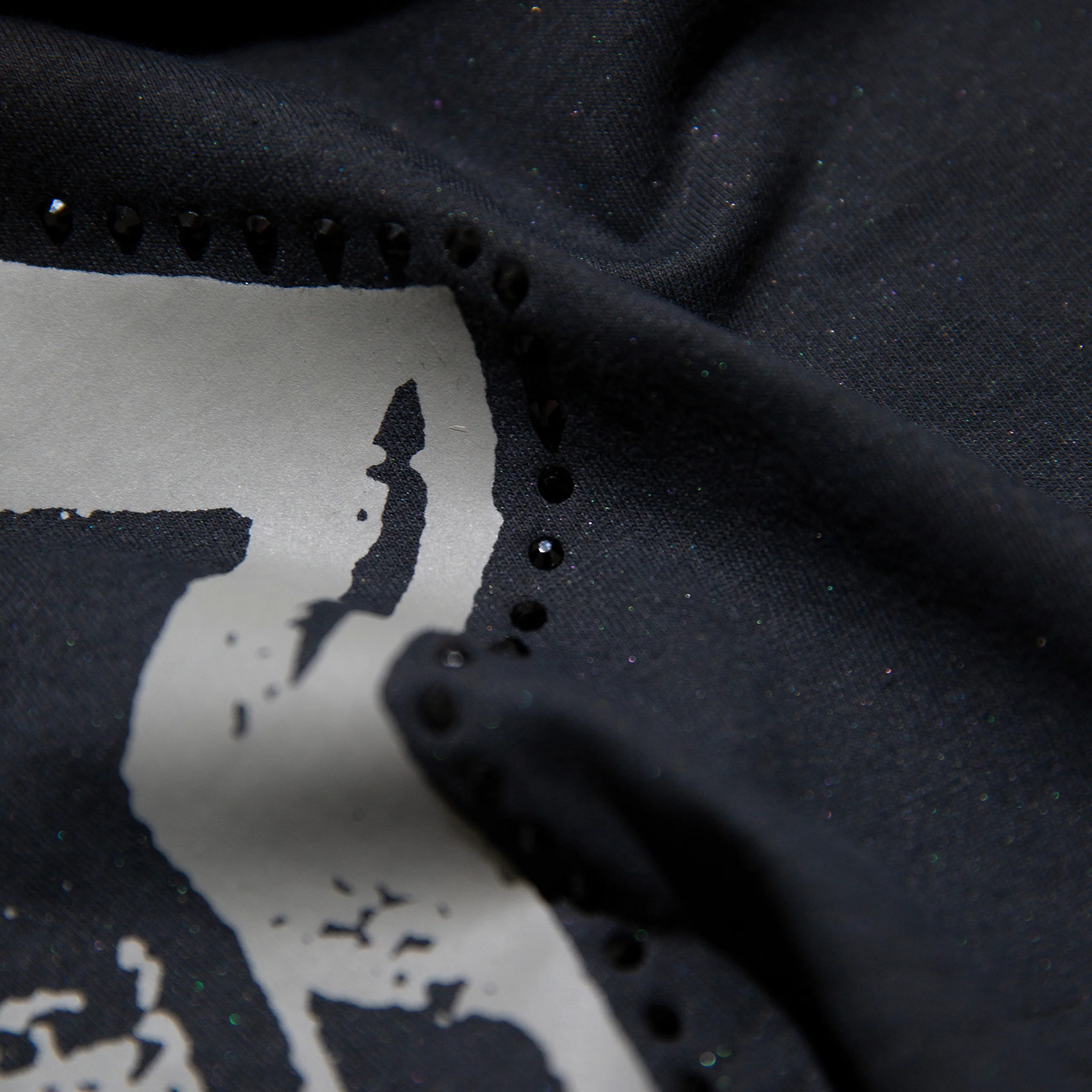 TOTAL BLACK TEE - Image 5