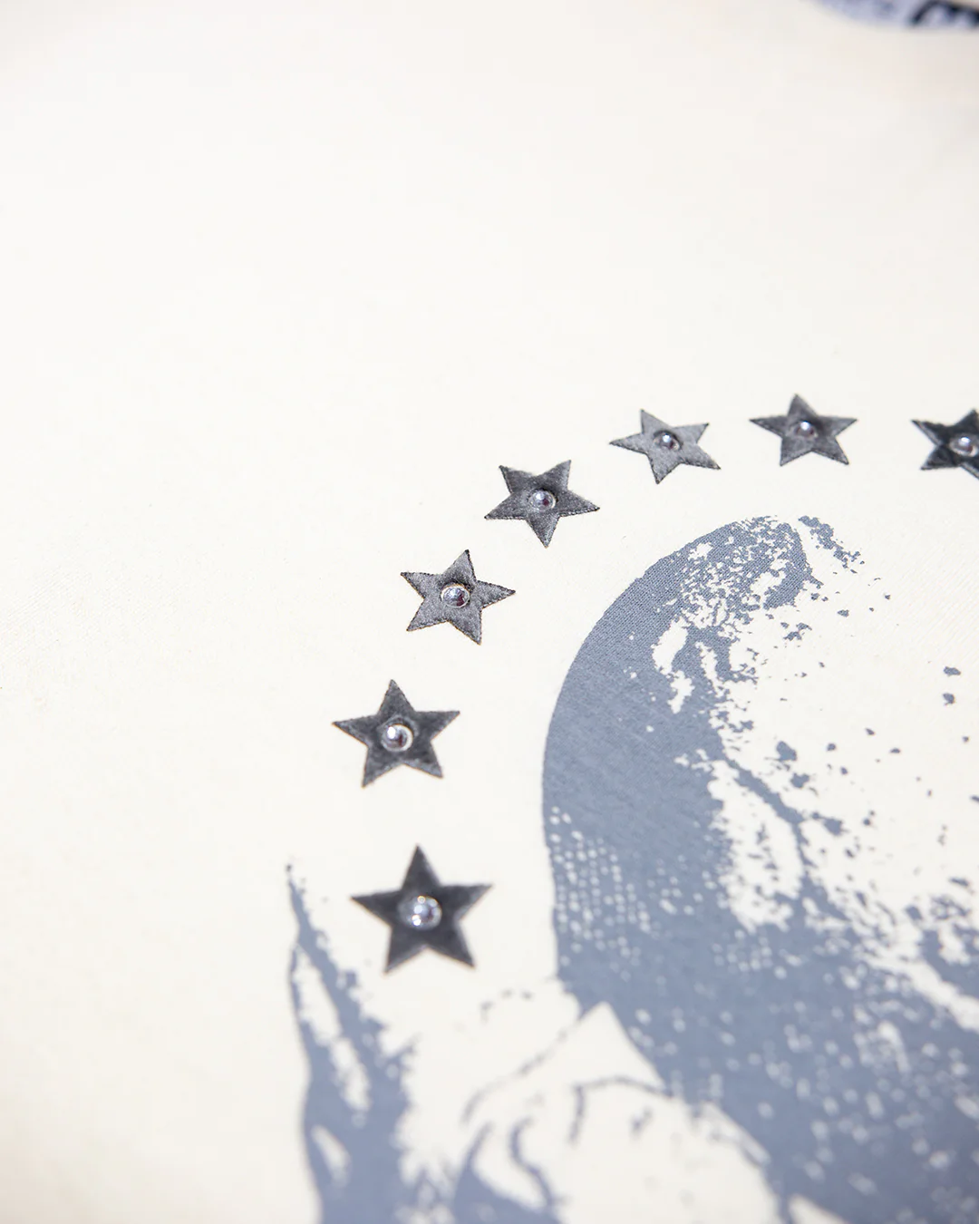 TWY CRYSTAL STARS TEE - Image 3